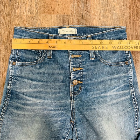 Madewell 10” High Rise Skinny Chewed Him Distressed Jean - Picture 4 of 7